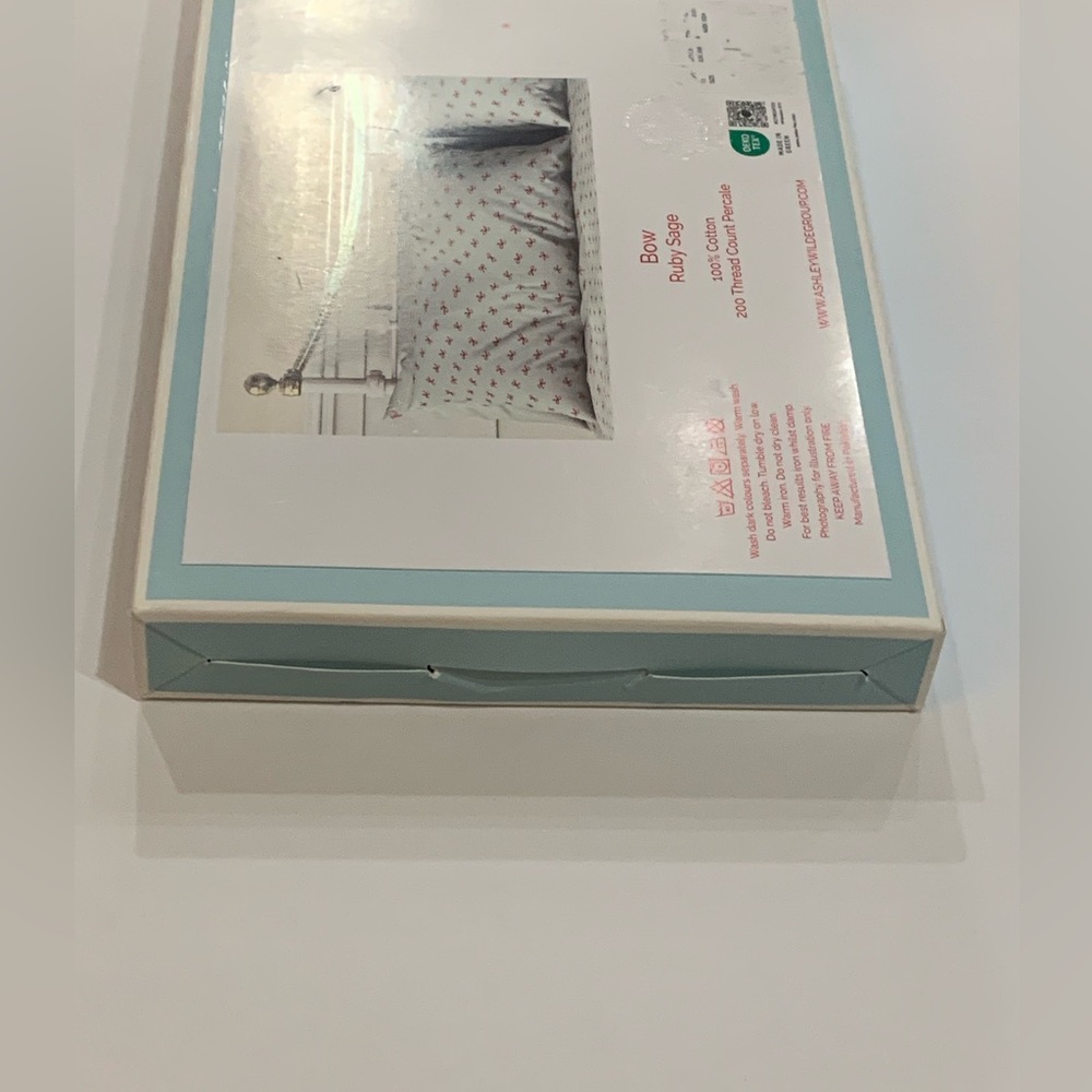 Cath Kidston London Bow Pillowcase Set - Ruby Sage, Percale cotton, 21"x28", NIB - Picture 7 of 10